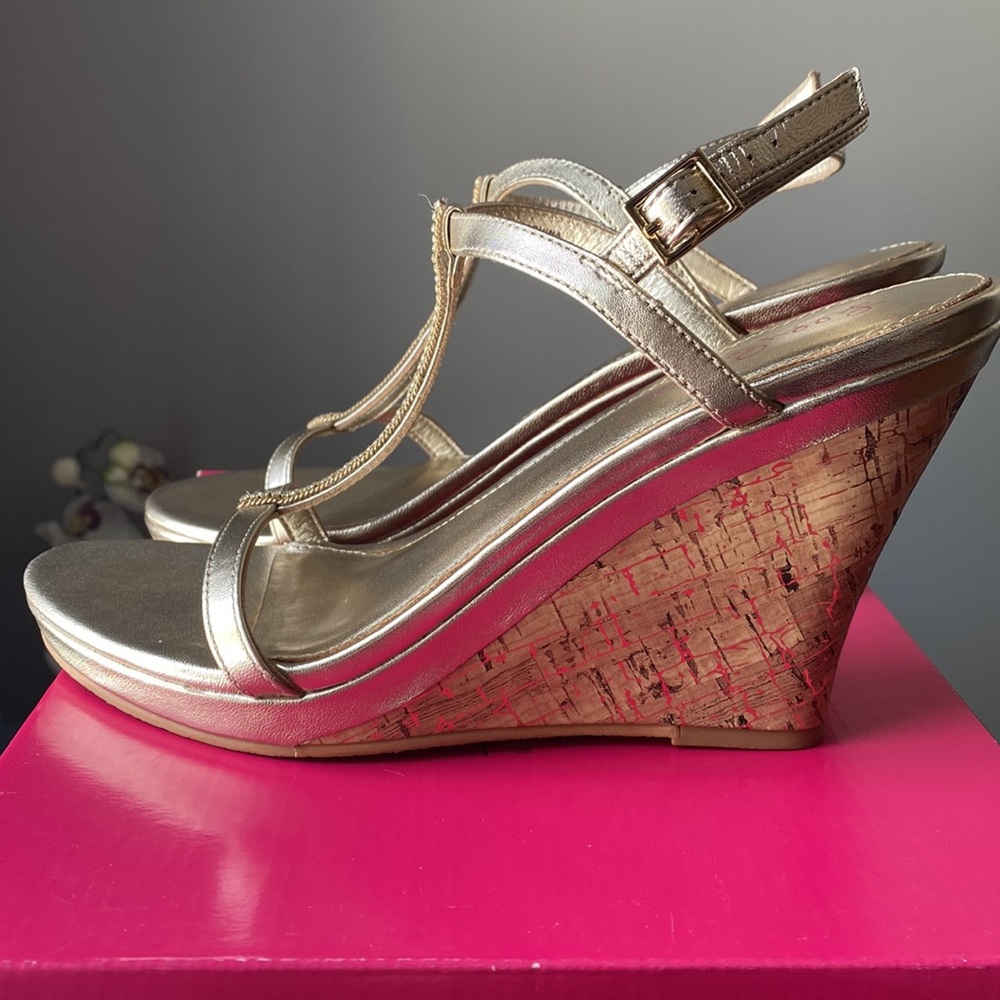 Barely worn Lilly Pulitzer Maxine Wedge. Excellent condition!
